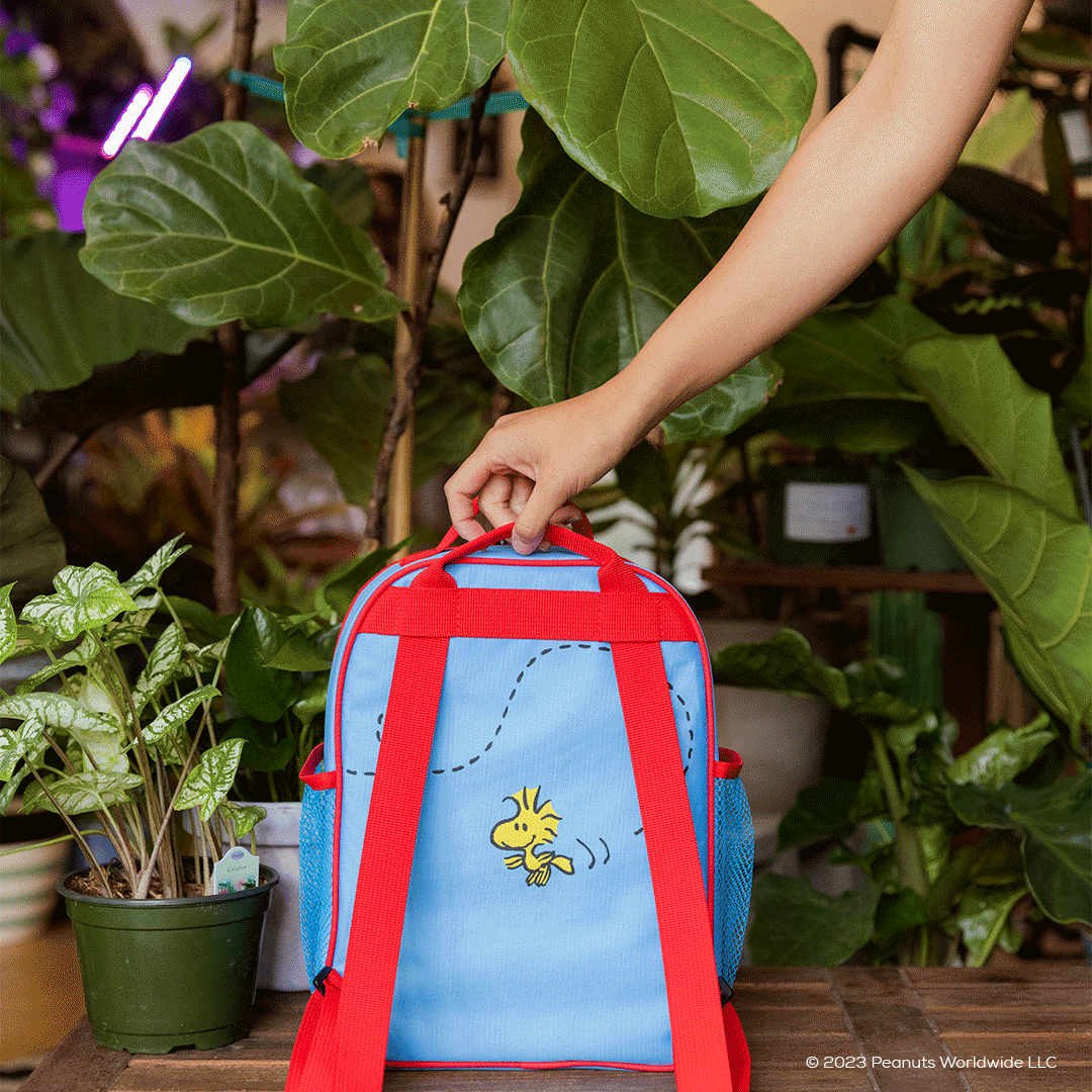 snoopy-mini-convertible-backpack-cooler-k2 Peanuts_Part_2_NATIVE_PDP_Backpack.gif